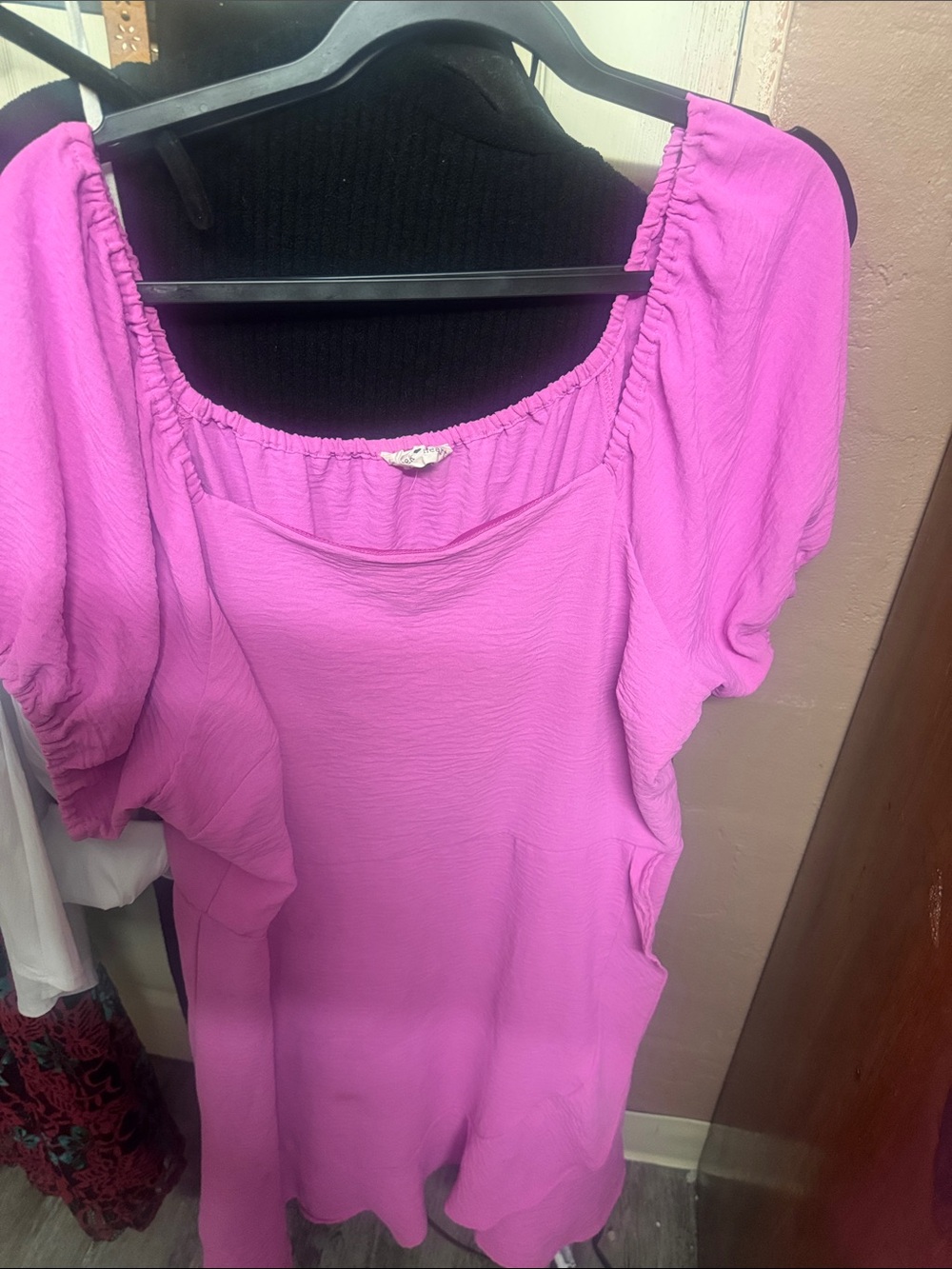Women’s Puff-Sleeve Square Neck Top in Bright Pink